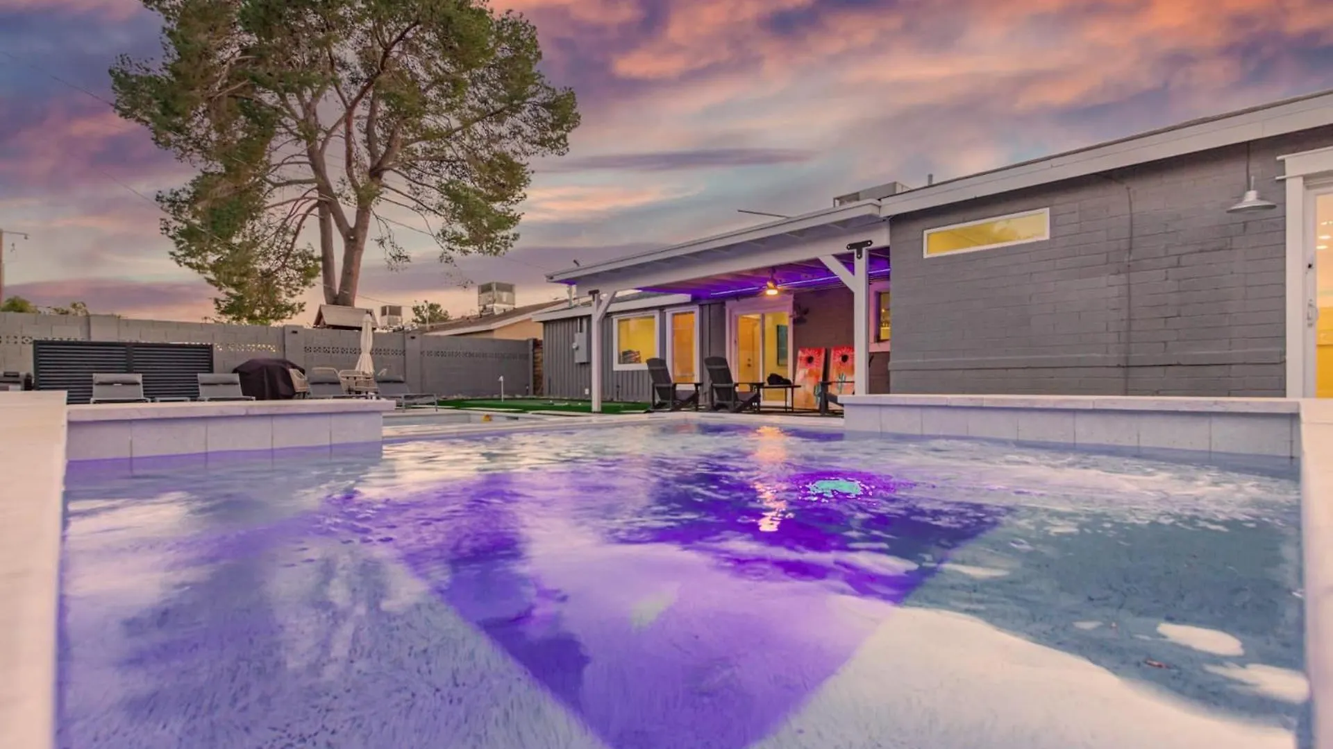 Vakantiehuis Sunsets On 11Th By Avantstay Resort-Style Pool Hot Tub Game Room Phoenix