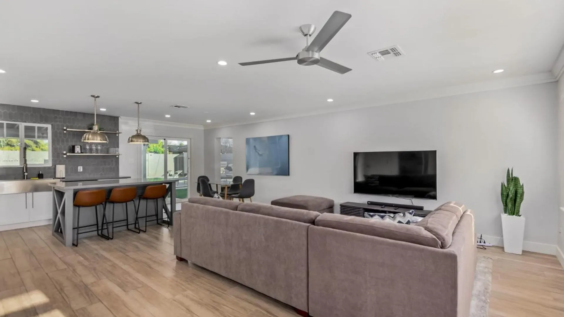 Vakantiehuis Sunsets On 11Th By Avantstay Resort-Style Pool Hot Tub Game Room Phoenix